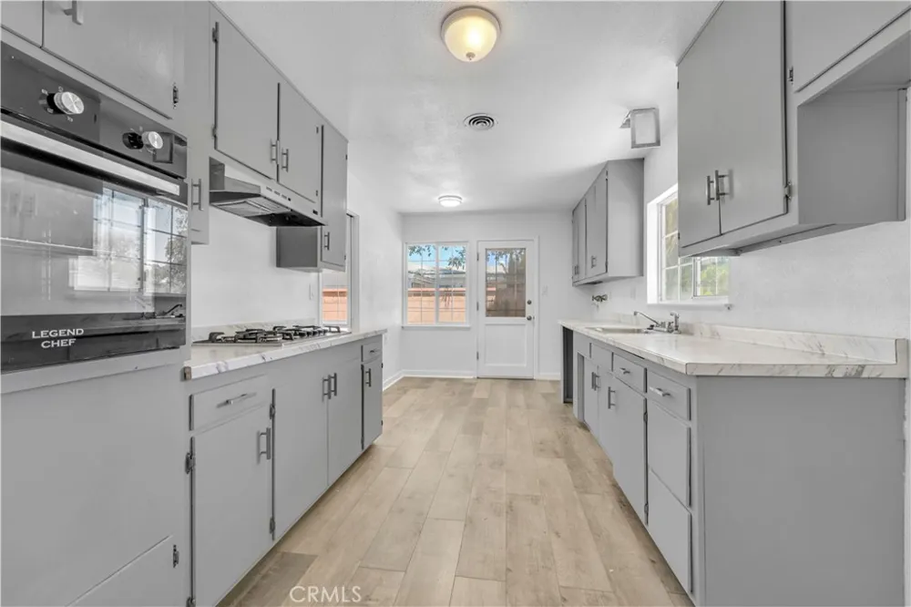 44933 16th W Lancaster, CA 93534