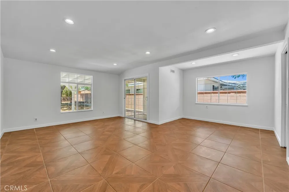 44933 16th W Lancaster, CA 93534