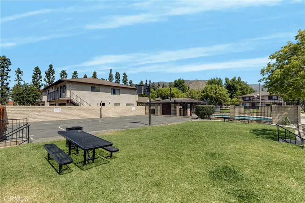 1191 W Calle Del Sol #3 Azusa, CA 91702