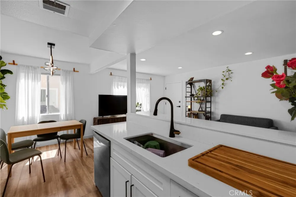 1191 W Calle Del Sol #3 Azusa, CA 91702