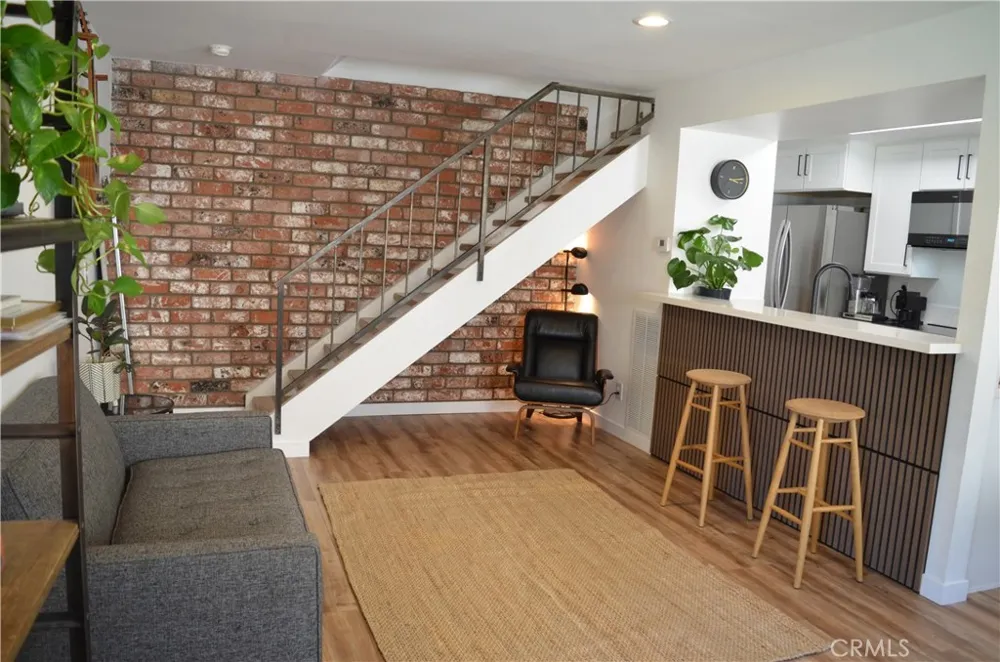 1191 W Calle Del Sol #3 Azusa, CA 91702