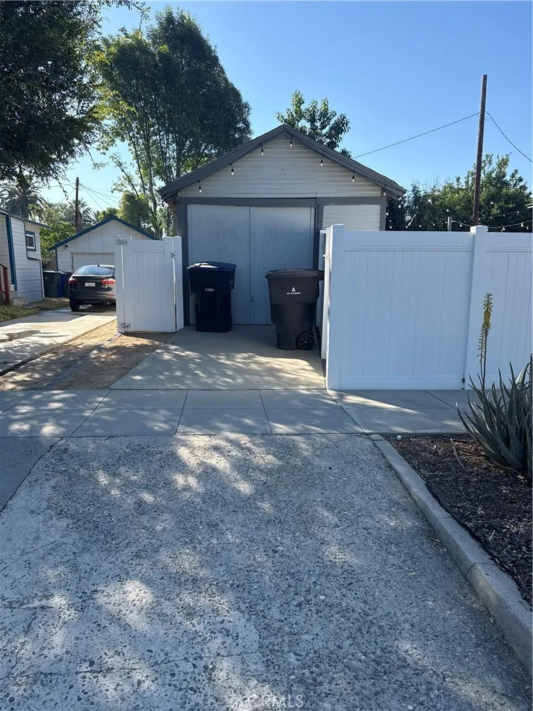 4193 5th Street Riverside, CA 92501