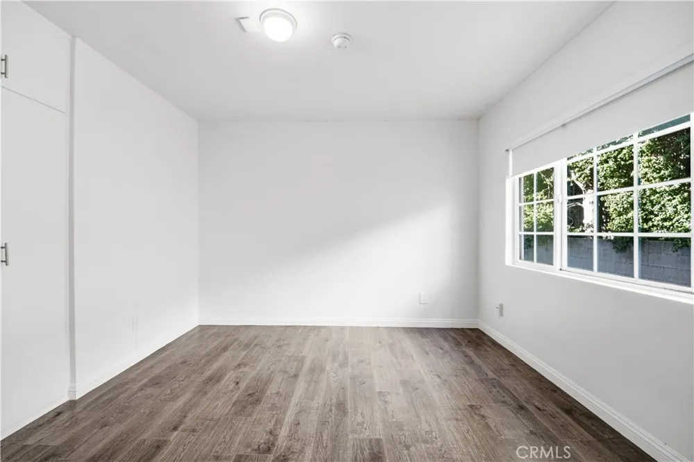 10715 Moorpark Street #1 Los Angeles, CA 91602