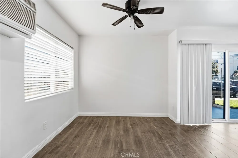 10715 Moorpark Street #1 Los Angeles, CA 91602