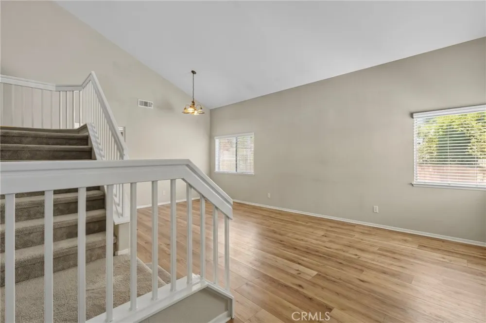 32166 Via Arias Temecula, CA 92592