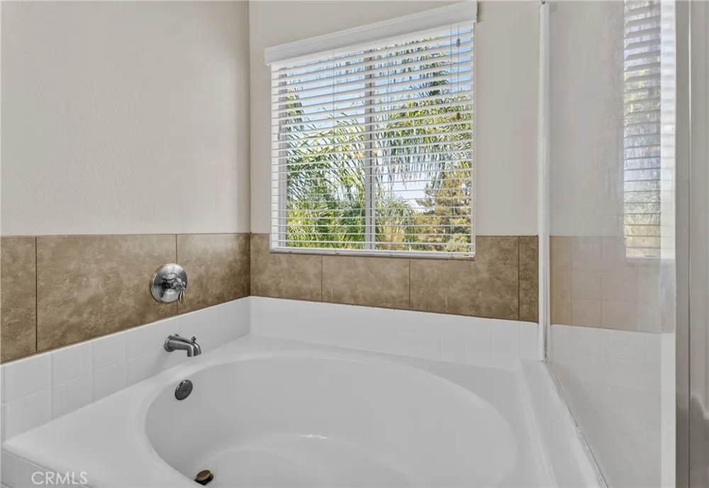 32166 Via Arias Temecula, CA 92592