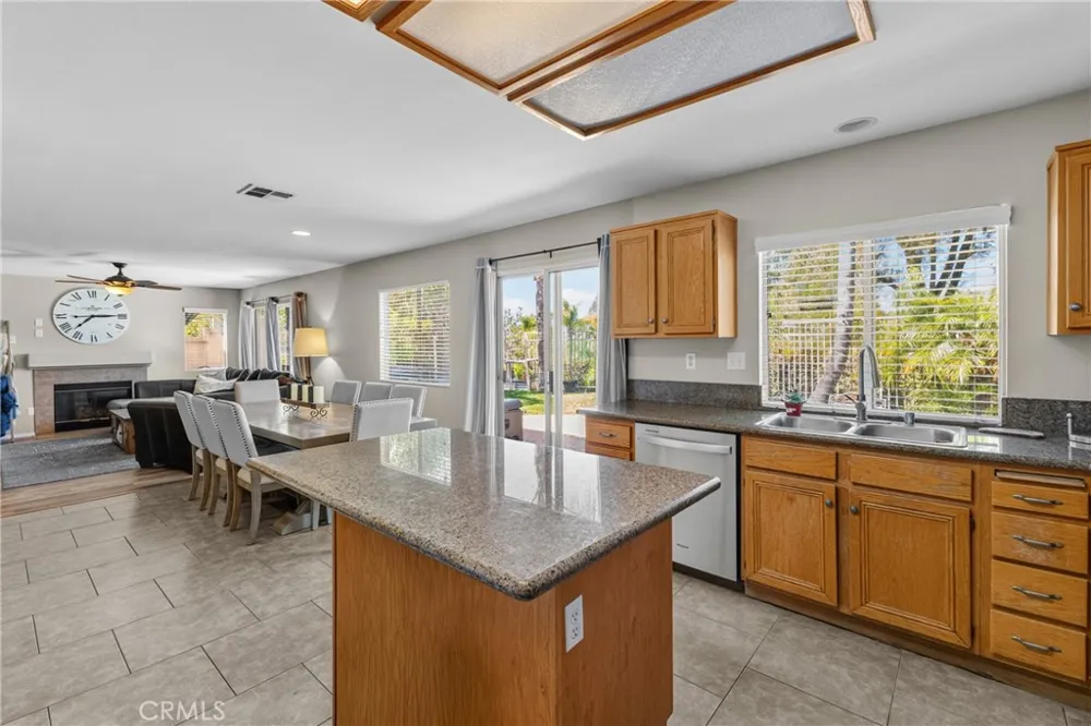 32166 Via Arias Temecula, CA 92592