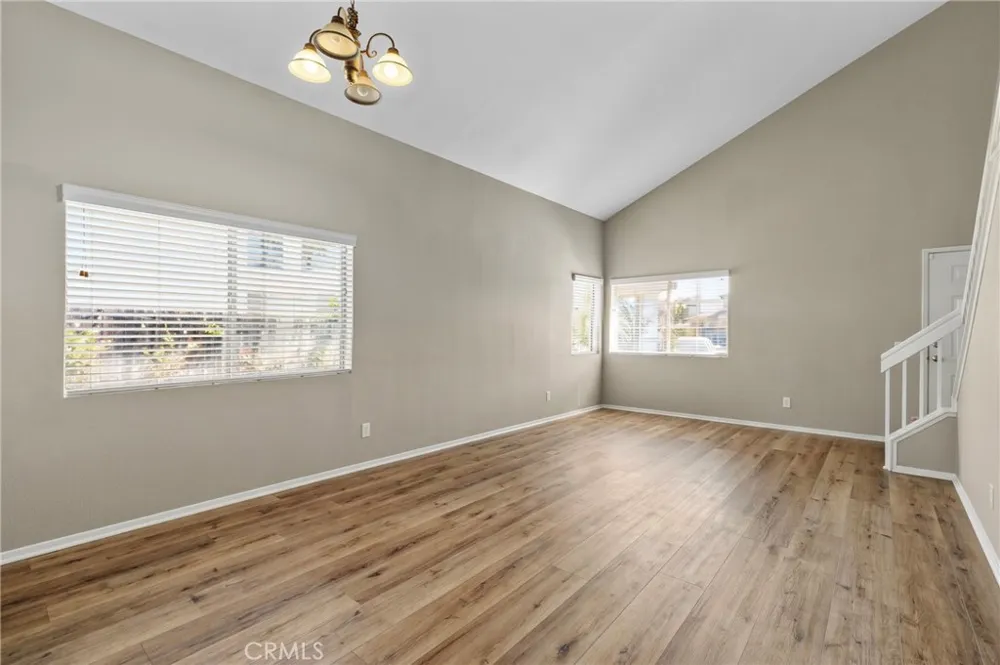 32166 Via Arias Temecula, CA 92592