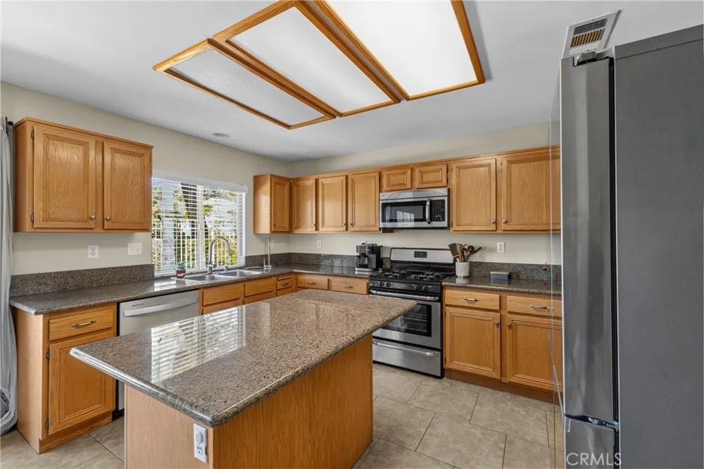 32166 Via Arias Temecula, CA 92592