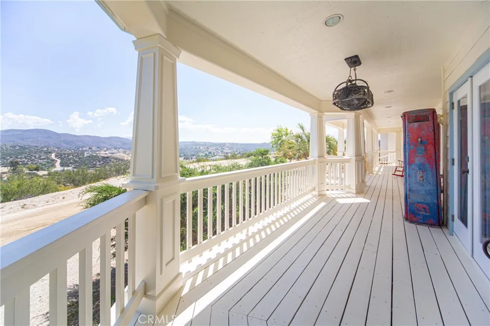 39911 Green Meadow Road Temecula, CA 92592