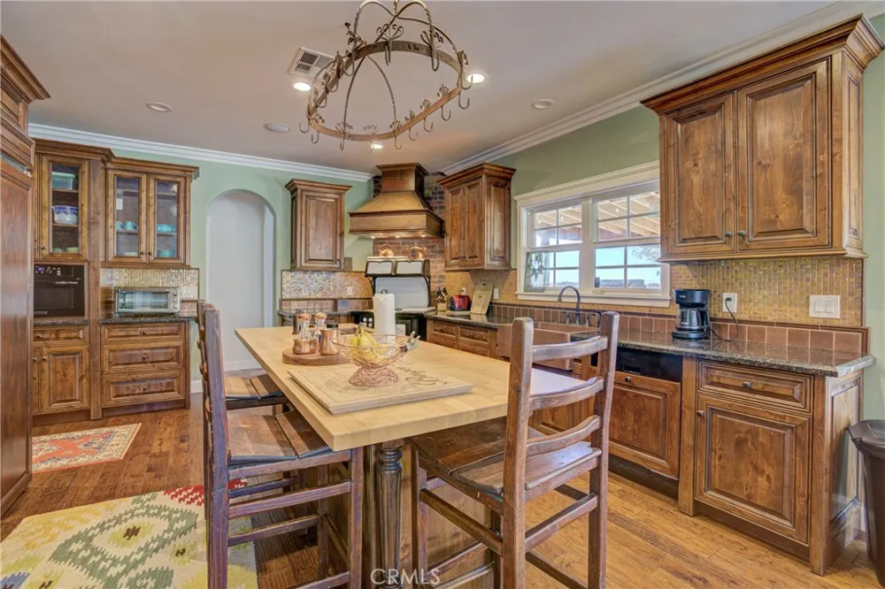 39911 Green Meadow Road Temecula, CA 92592