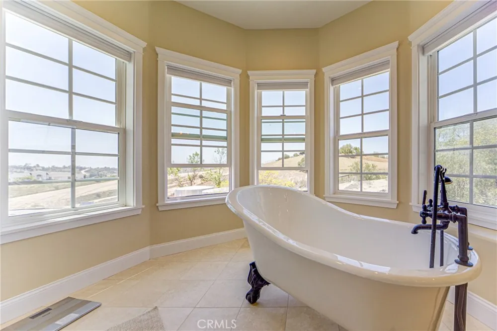 39911 Green Meadow Road Temecula, CA 92592