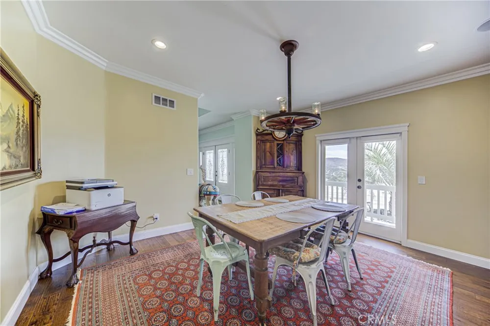 39911 Green Meadow Road Temecula, CA 92592