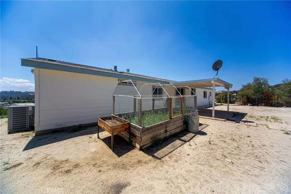 39911 Green Meadow Road Temecula, CA 92592