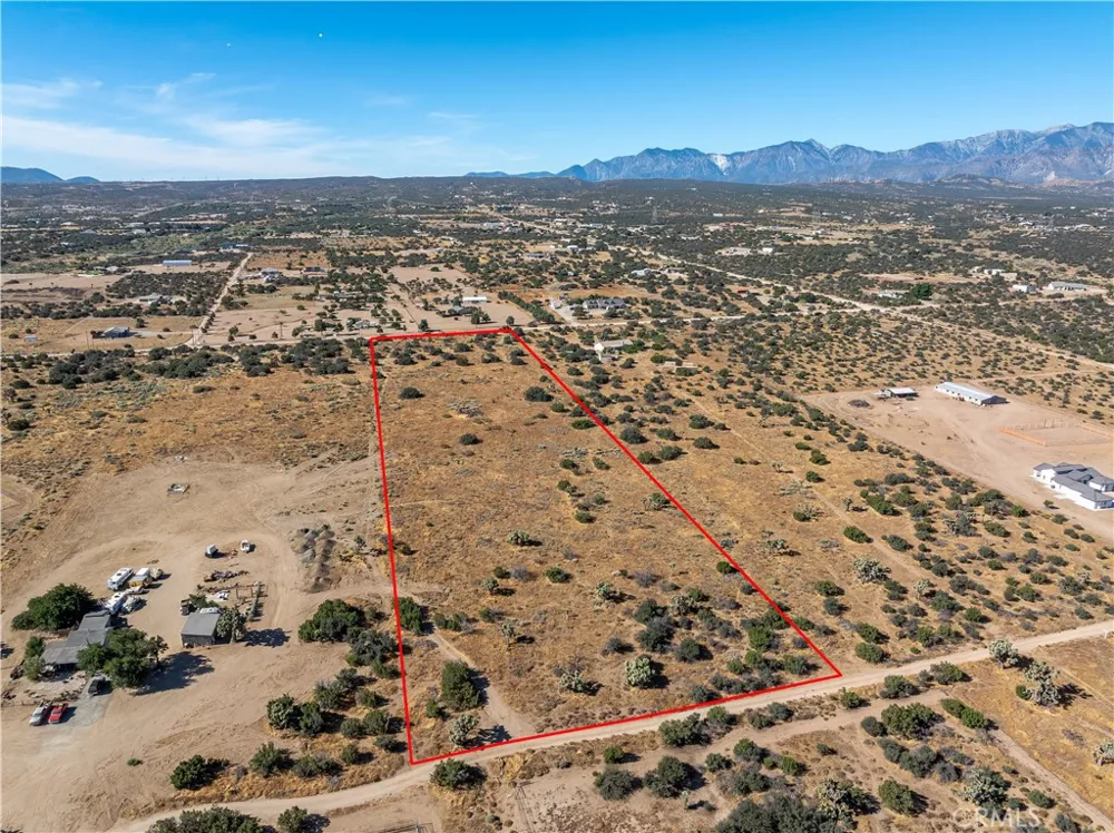 Muscatel Rd Phelan, CA 92371