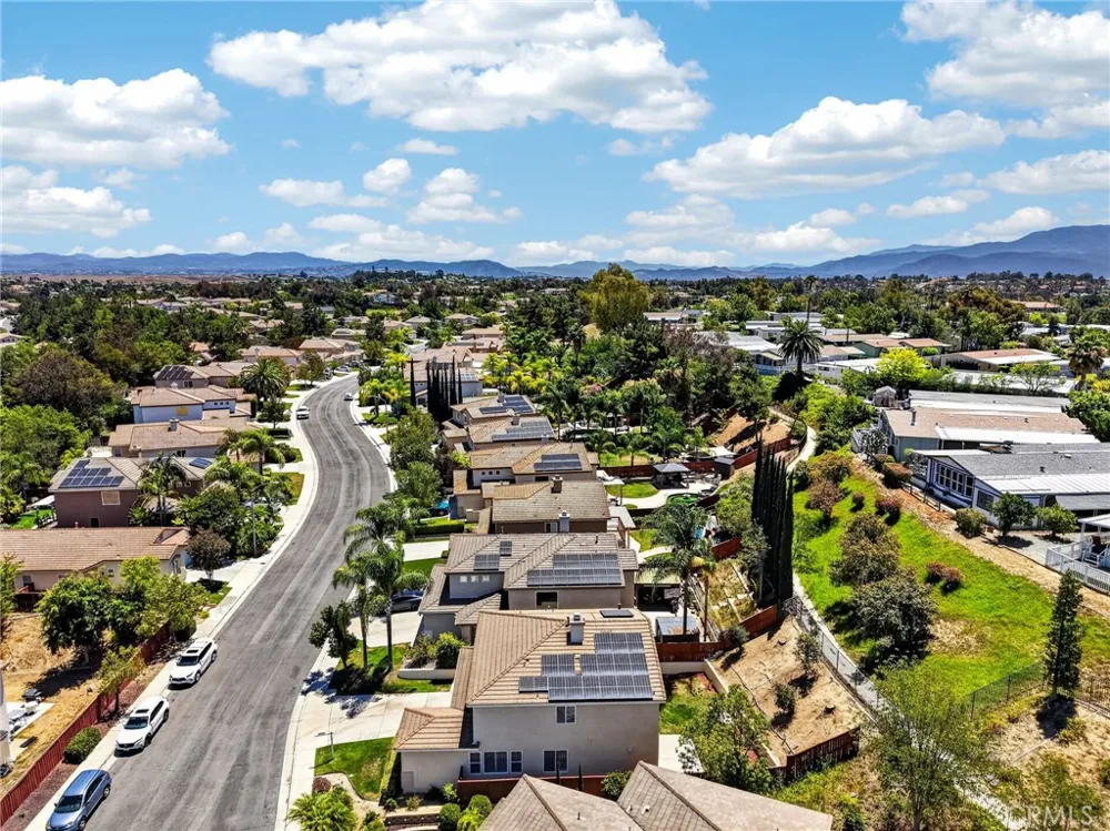 41211 Pine Tree Temecula, CA 92591