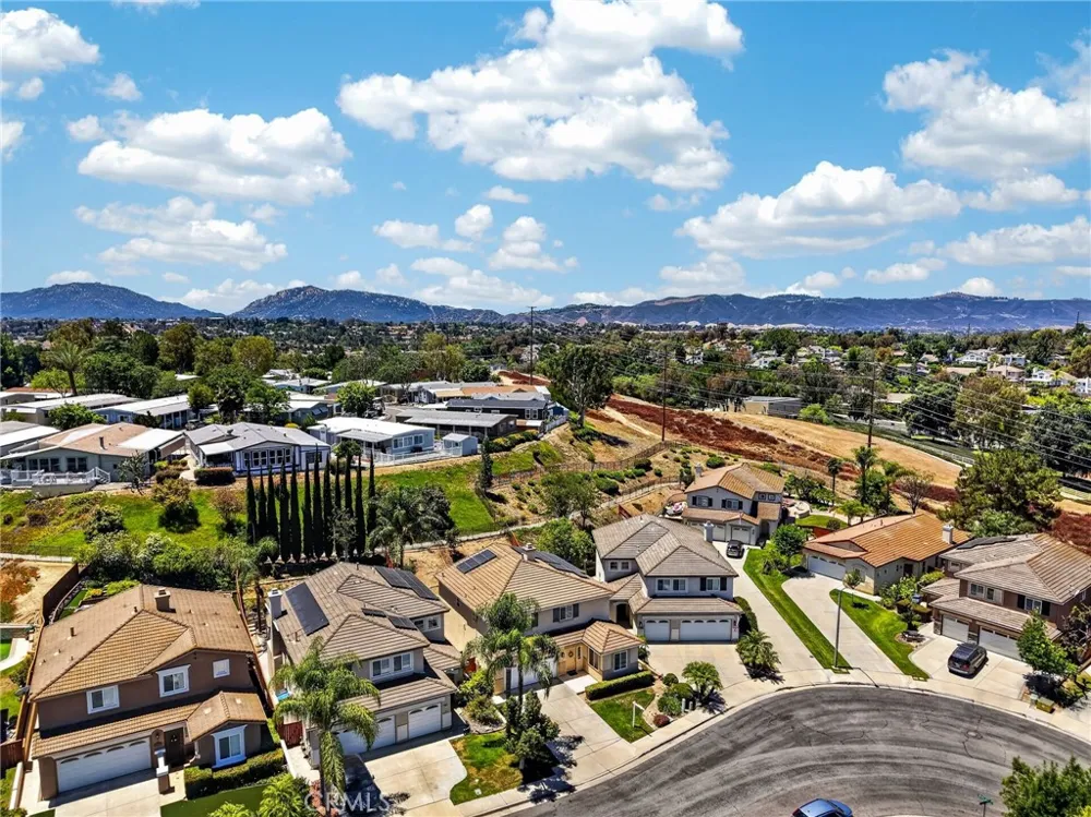 41211 Pine Tree Temecula, CA 92591
