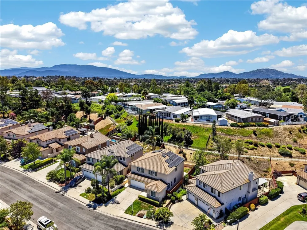 41211 Pine Tree Temecula, CA 92591