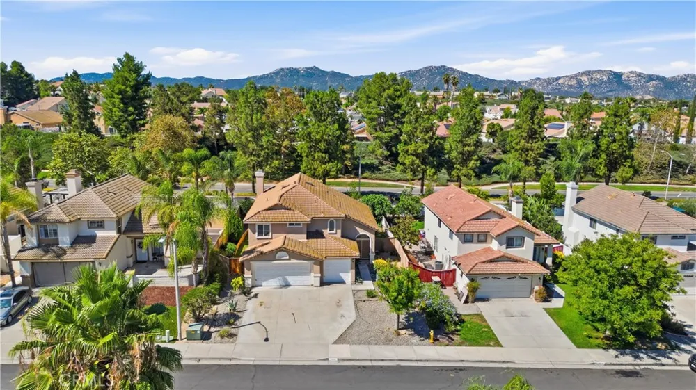 33265 Calle Langarica Temecula, CA 92592