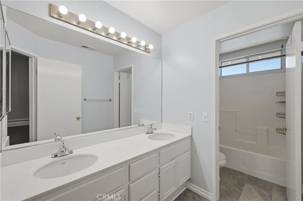 33265 Calle Langarica Temecula, CA 92592