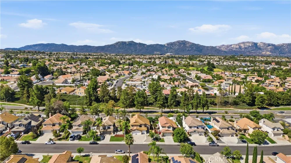 33265 Calle Langarica Temecula, CA 92592
