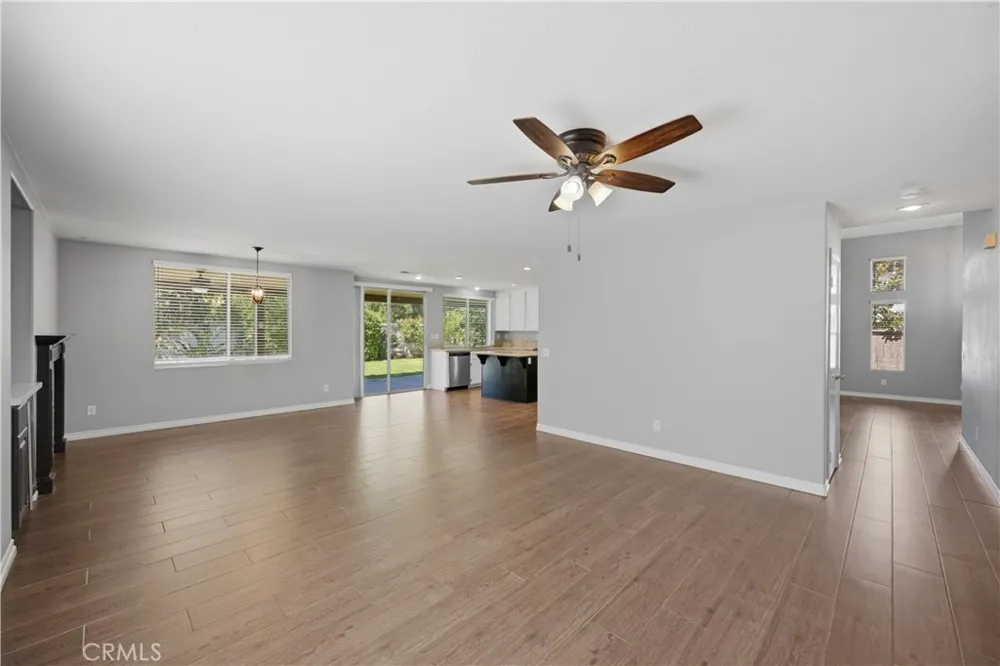 33265 Calle Langarica Temecula, CA 92592