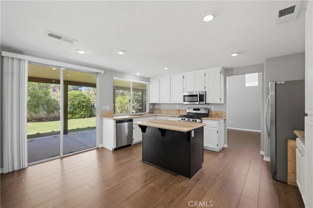 33265 Calle Langarica Temecula, CA 92592