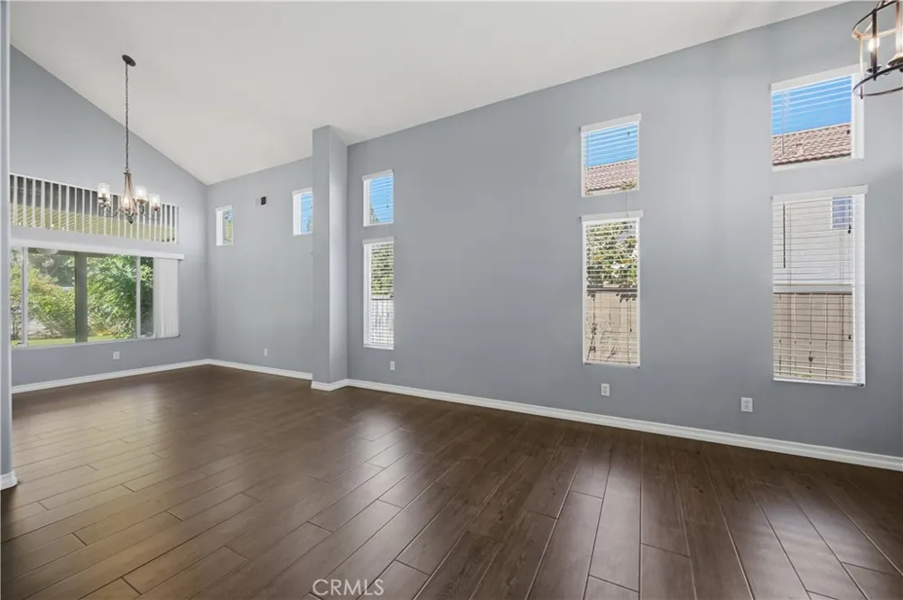 33265 Calle Langarica Temecula, CA 92592