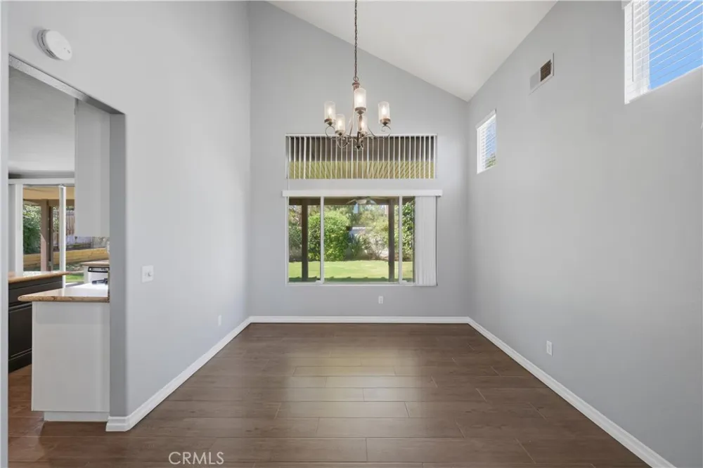 33265 Calle Langarica Temecula, CA 92592