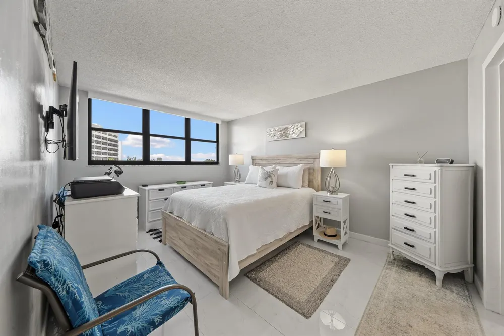 336 Golfview Road #614 North Palm Beach, FL 33408