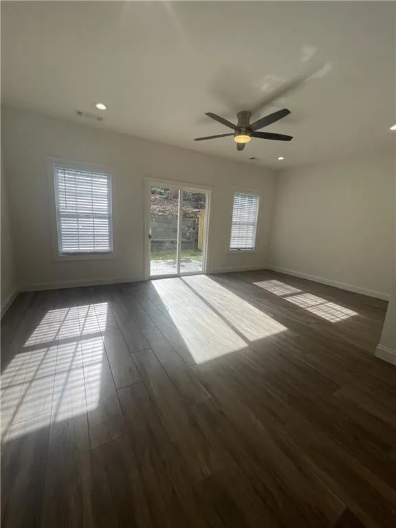 4034 Oak glenn Drive Duluth, GA 30096