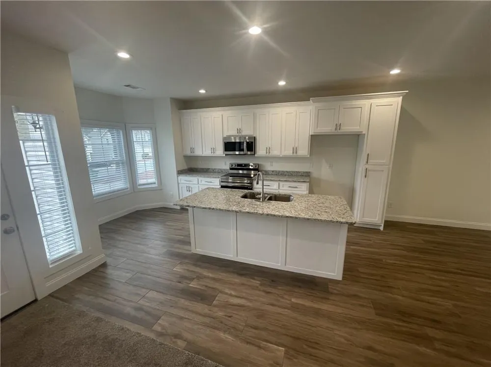 4034 Oak glenn Drive Duluth, GA 30096