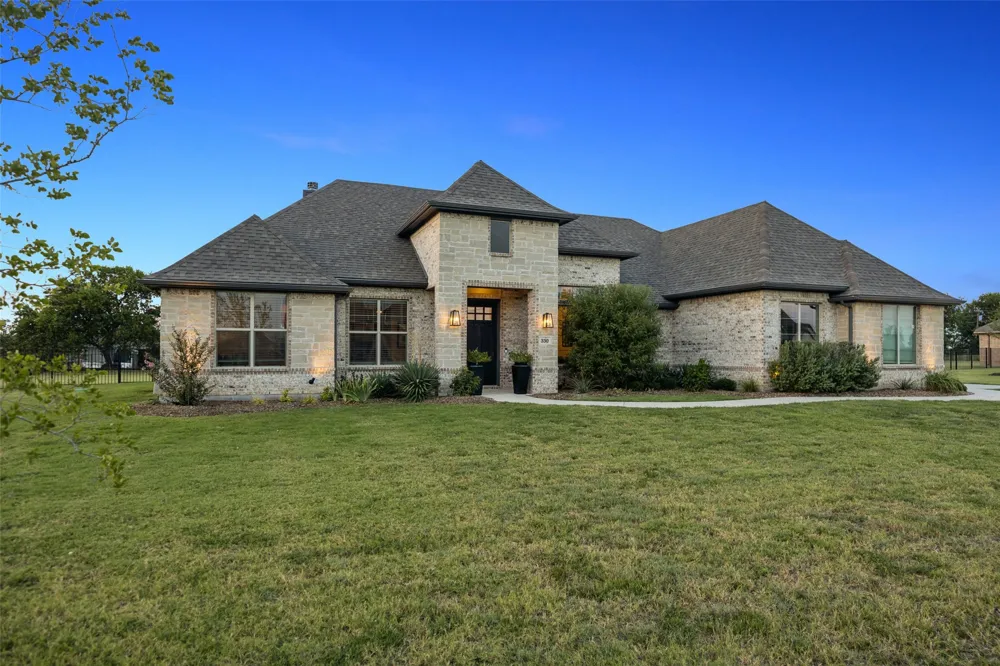 330 Waterview Drive Gunter, TX 75058