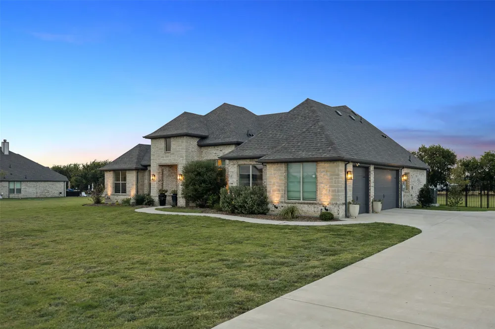 330 Waterview Drive Gunter, TX 75058