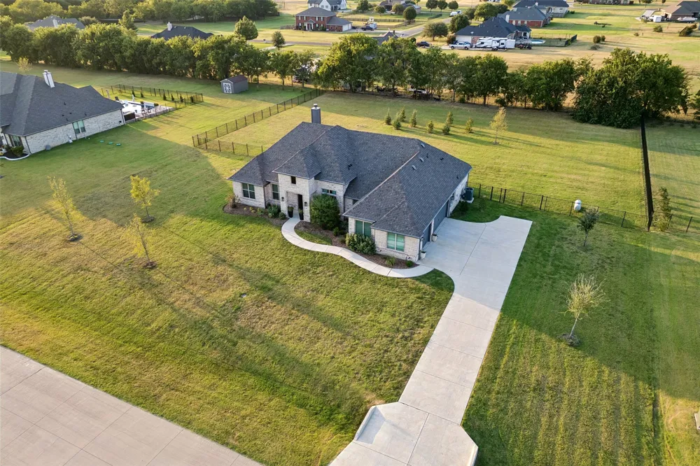 330 Waterview Drive Gunter, TX 75058