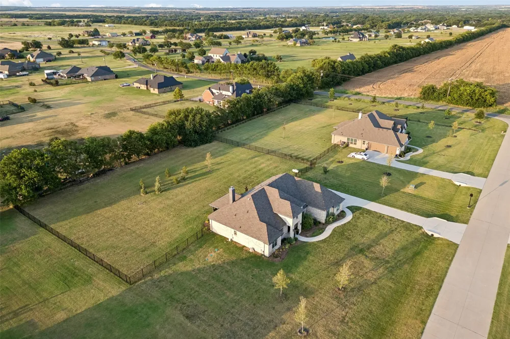 330 Waterview Drive Gunter, TX 75058