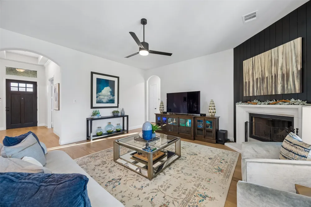 330 Waterview Drive Gunter, TX 75058
