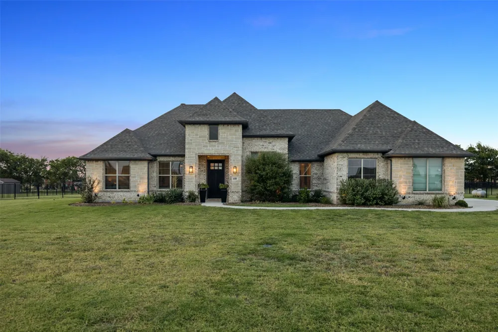 330 Waterview Drive Gunter, TX 75058
