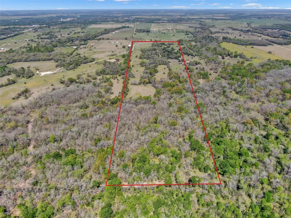 1111 S Hickory Loop Calvert, TX 77837
