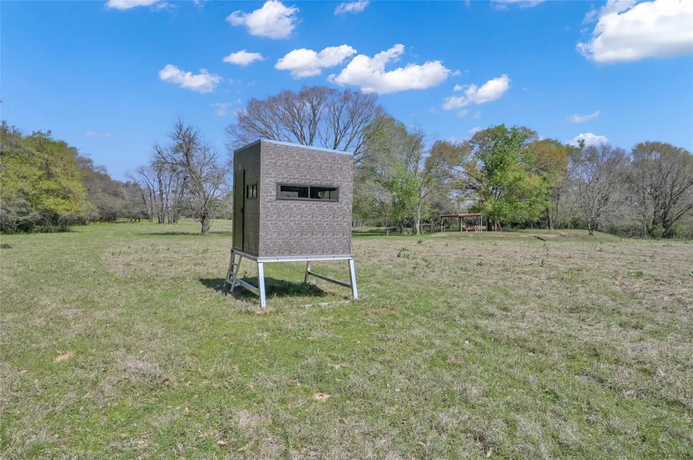 1111 S Hickory Loop Calvert, TX 77837