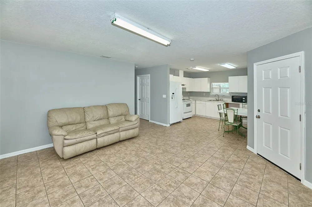 212 13TH AVENUE W Bradenton, FL 34205