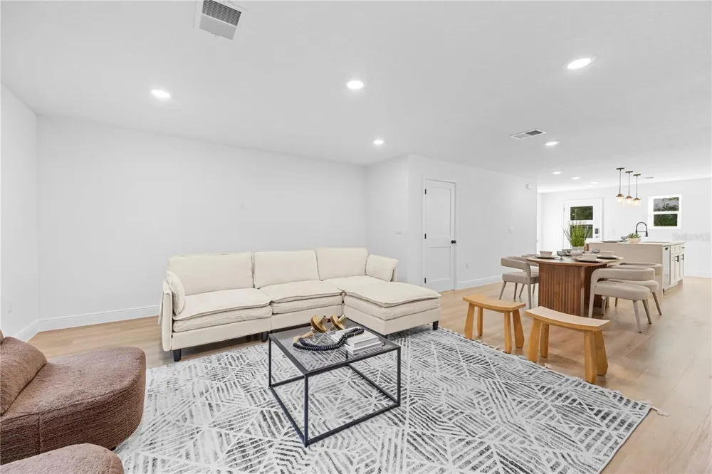 711 CLEMSON DRIVE Altamonte Springs, FL 32714
