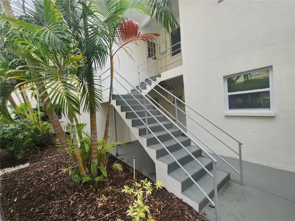 487 1ST STREET S #205 St Petersburg, FL 33701