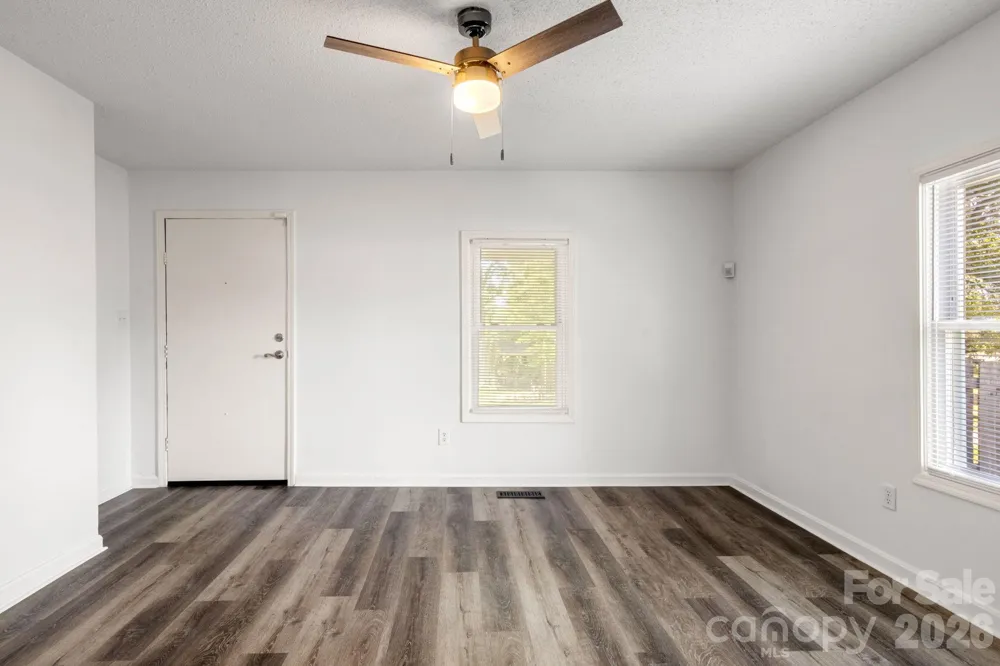609 S Oak Street Gastonia, NC 28054