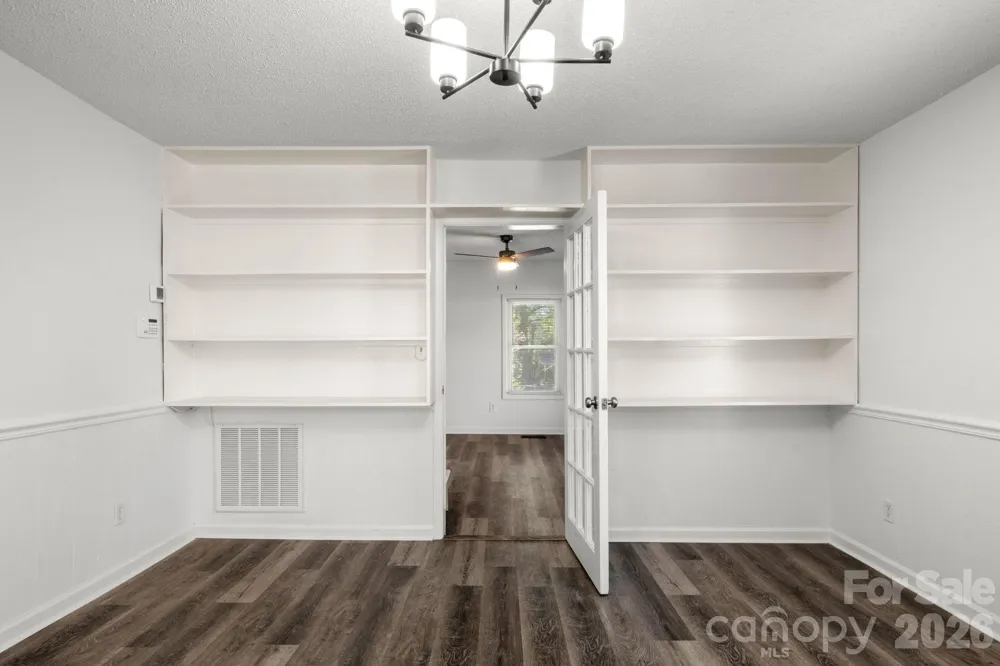 609 S Oak Street Gastonia, NC 28054