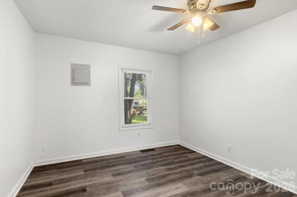 609 S Oak Street Gastonia, NC 28054