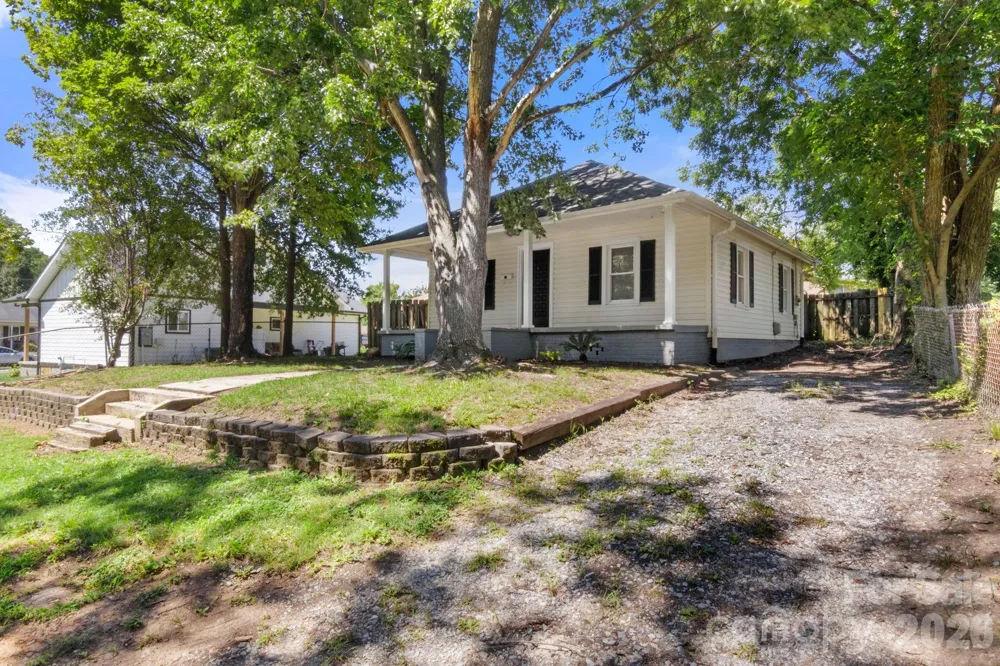 609 S Oak Street Gastonia, NC 28054