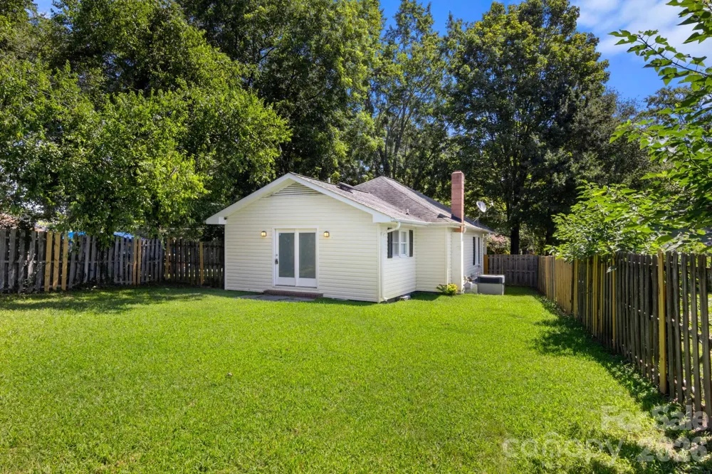 609 S Oak Street Gastonia, NC 28054