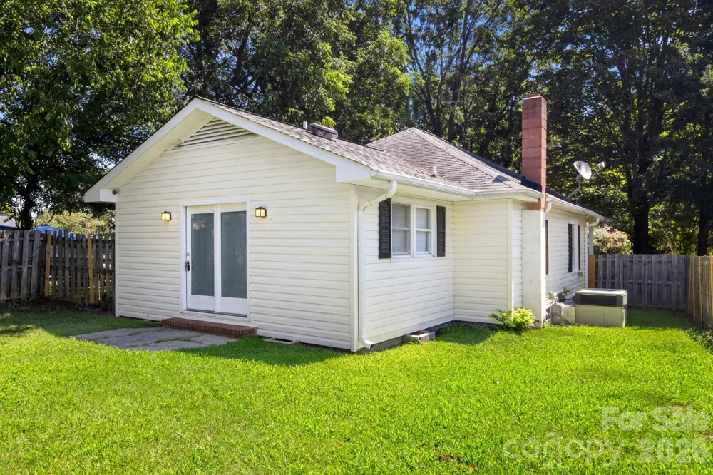 609 S Oak Street Gastonia, NC 28054