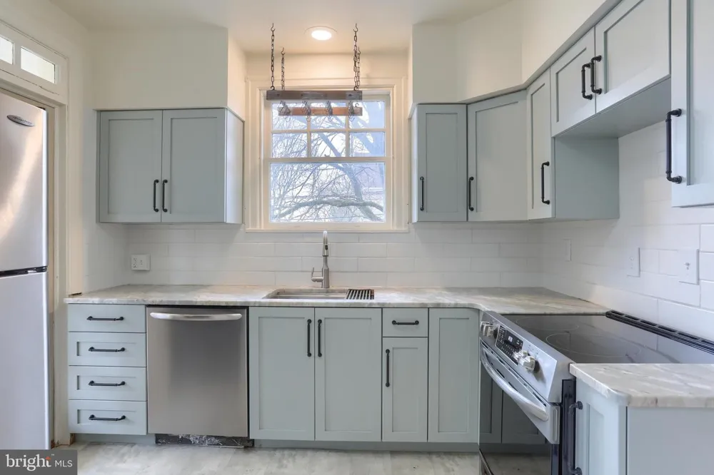 229 COCOA AVENUE Hershey, PA 17033